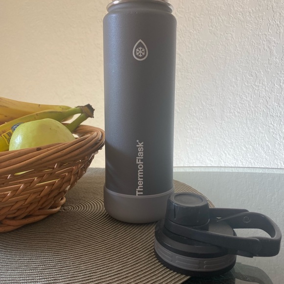 ThermalFlask 24 Oz. Water bottle - Picture 4 of 10
